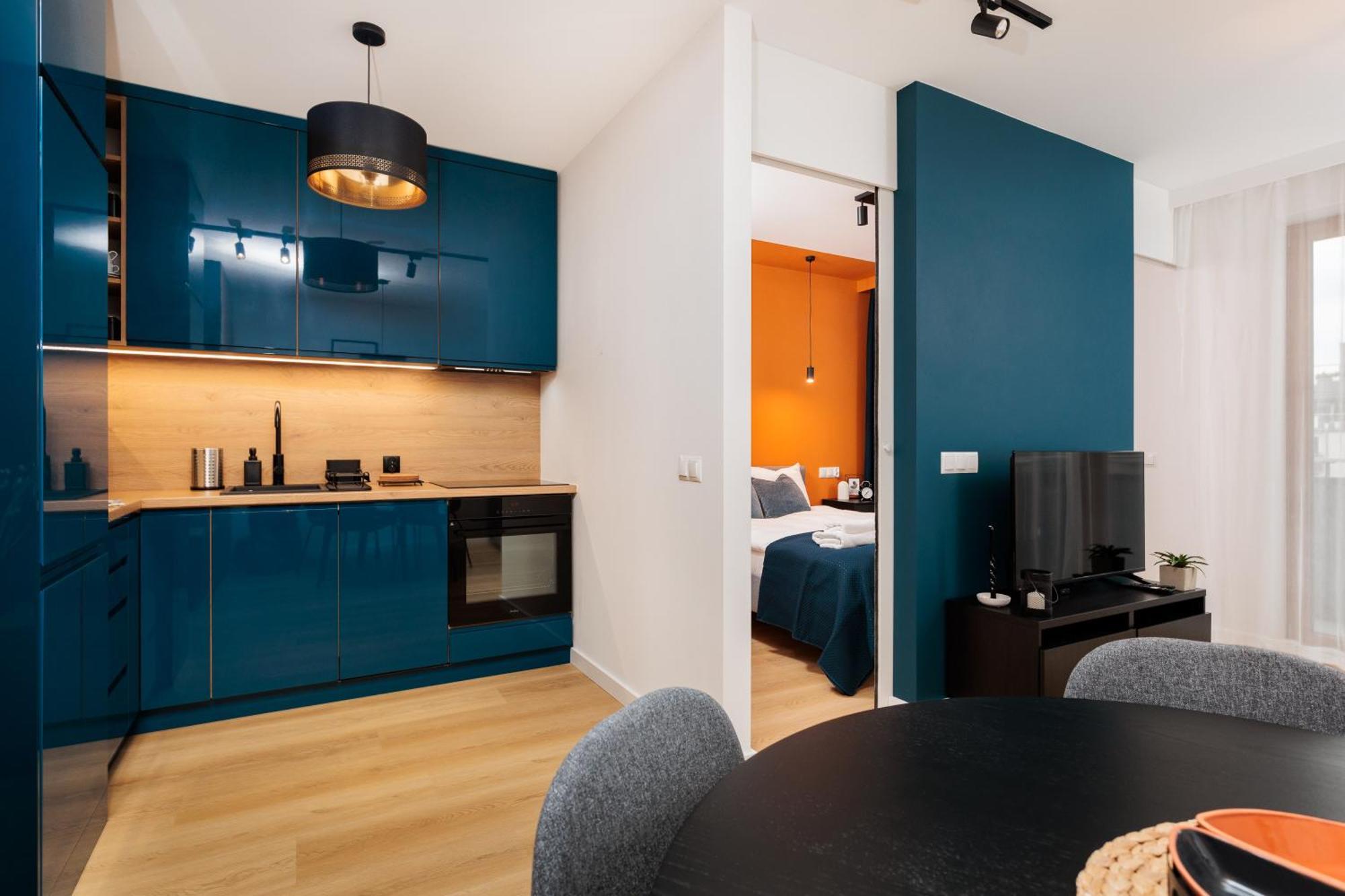 Colorful - By Upstairs Apartament *